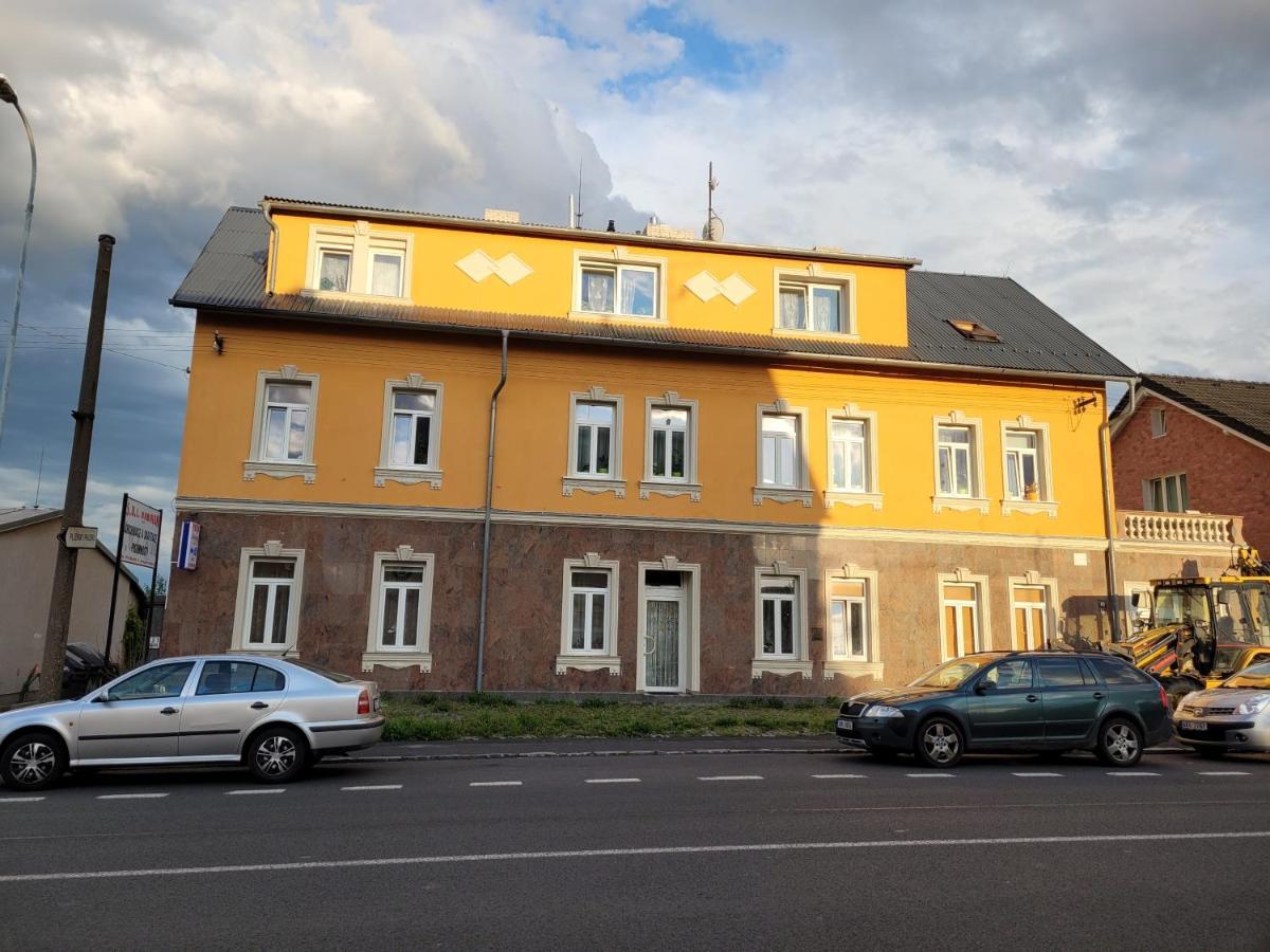 Penzion Duong Apartments Karlowe Wary Zewnętrze zdjęcie